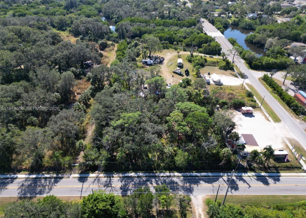 301 E Shell Point Road, Tampa, FL 33570 Photo
