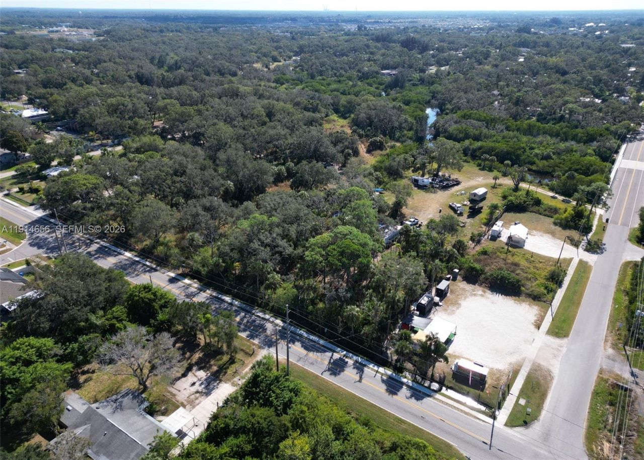 301 E Shell Point Road, Tampa, FL 33570 Photo