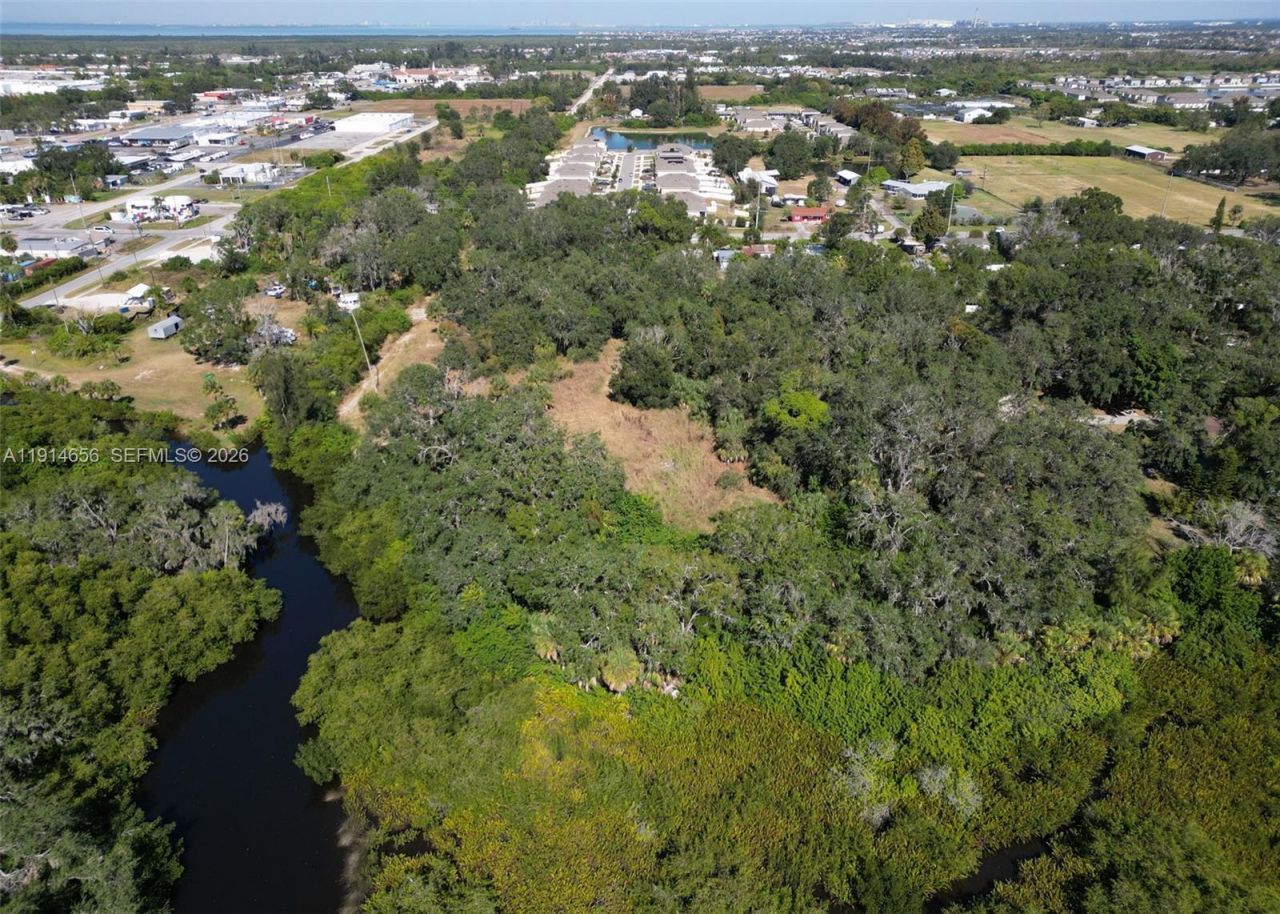 301 E Shell Point Road, Tampa, FL 33570 Photo