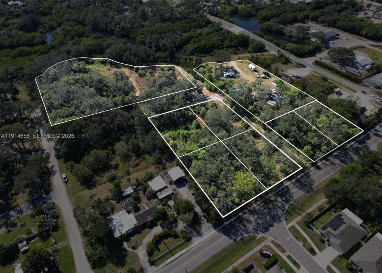301 E Shell Point Road, Tampa, FL 33570 Photo