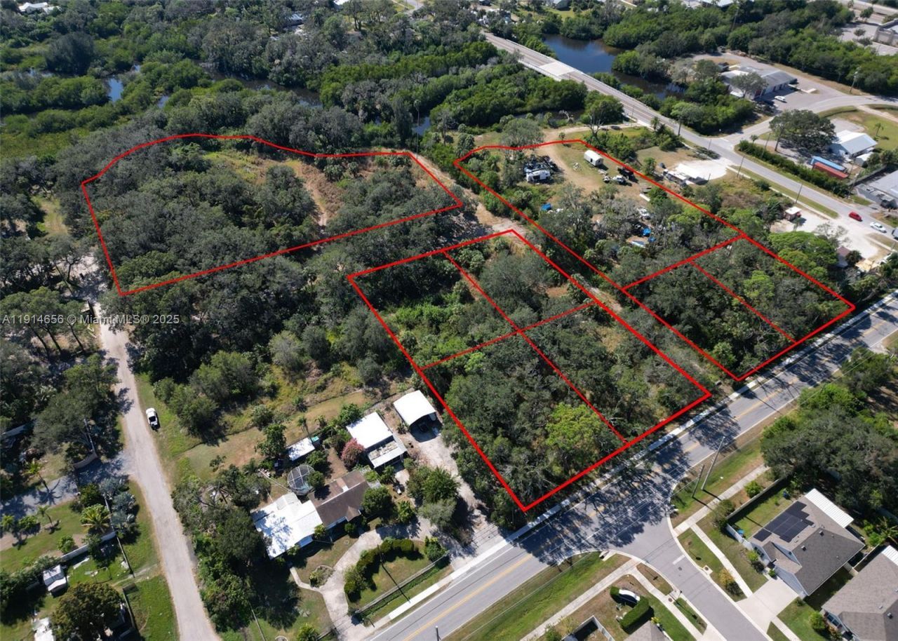 301 E Shell Point Road, Tampa, FL 33570 Photo