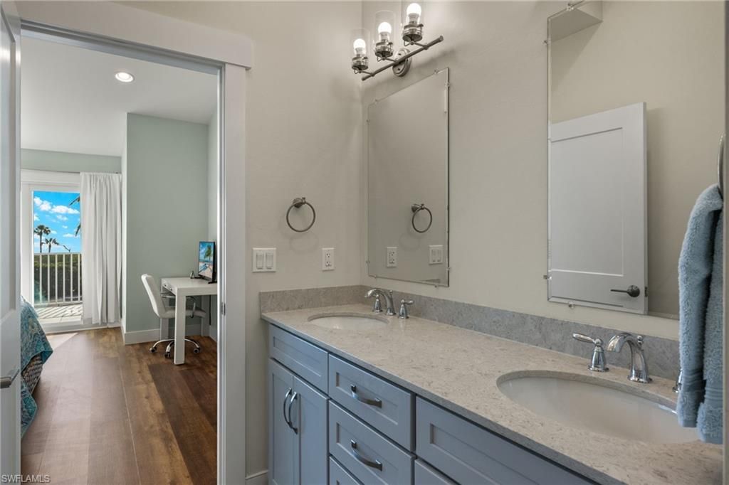 460 E Gulf Dr, Sanibel, FL 33957 Photo