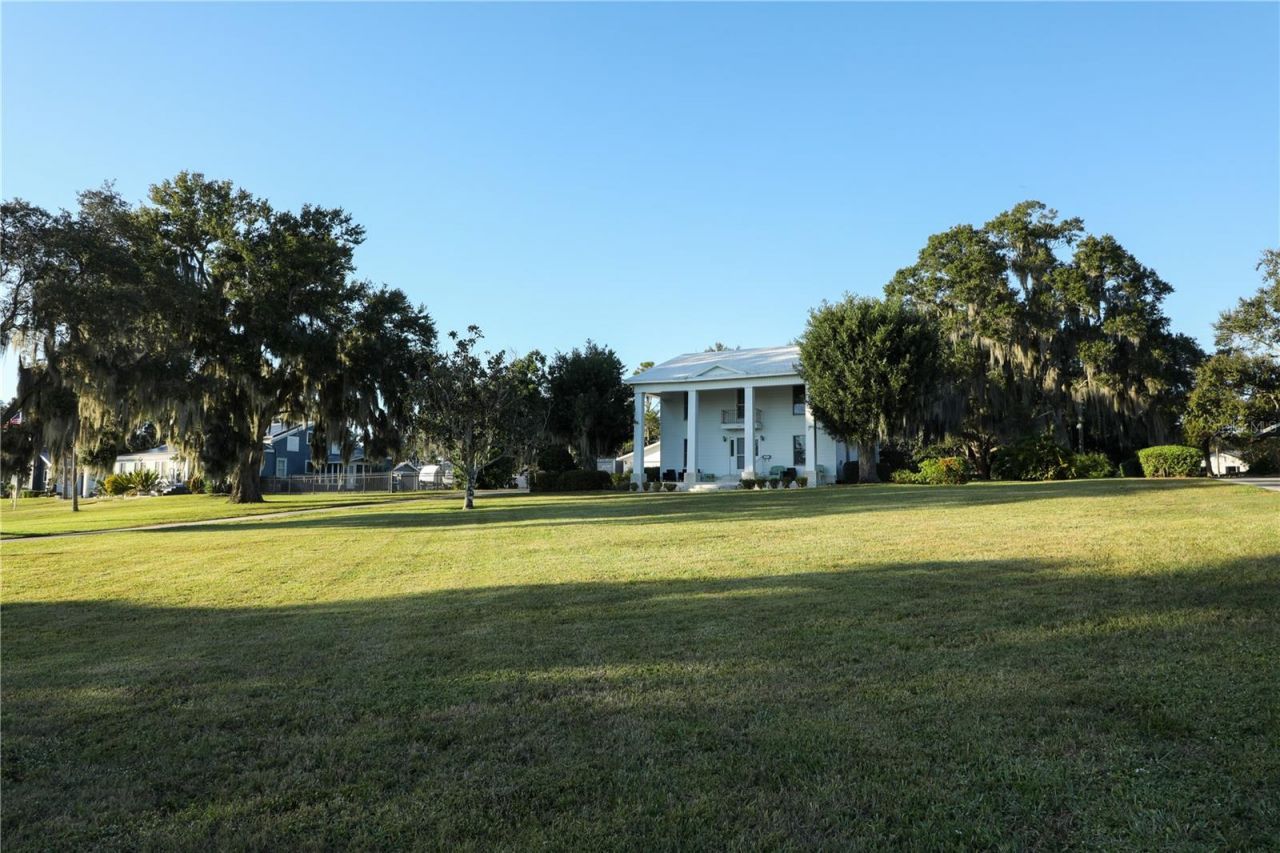 1542 Lake Ariana Boulevard, Auburndale, FL 33823 Photo