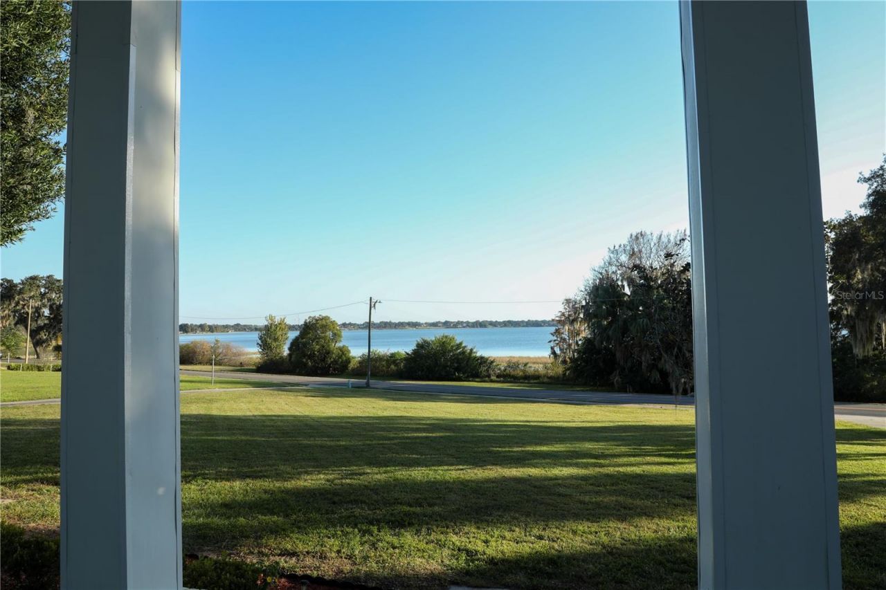 1542 Lake Ariana Boulevard, Auburndale, FL 33823 Photo