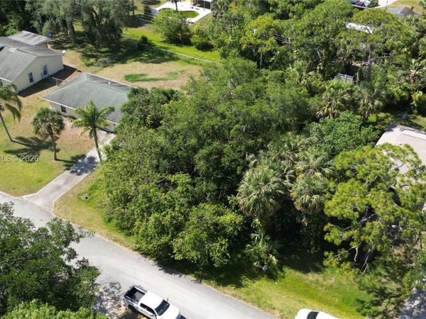 8000 Citrus Park Blvd, Fort Pierce, FL 34951