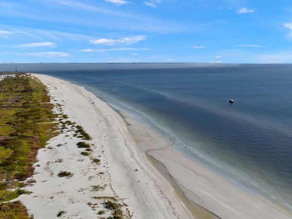 466 E Gulf Dr, Sanibel, FL 33957