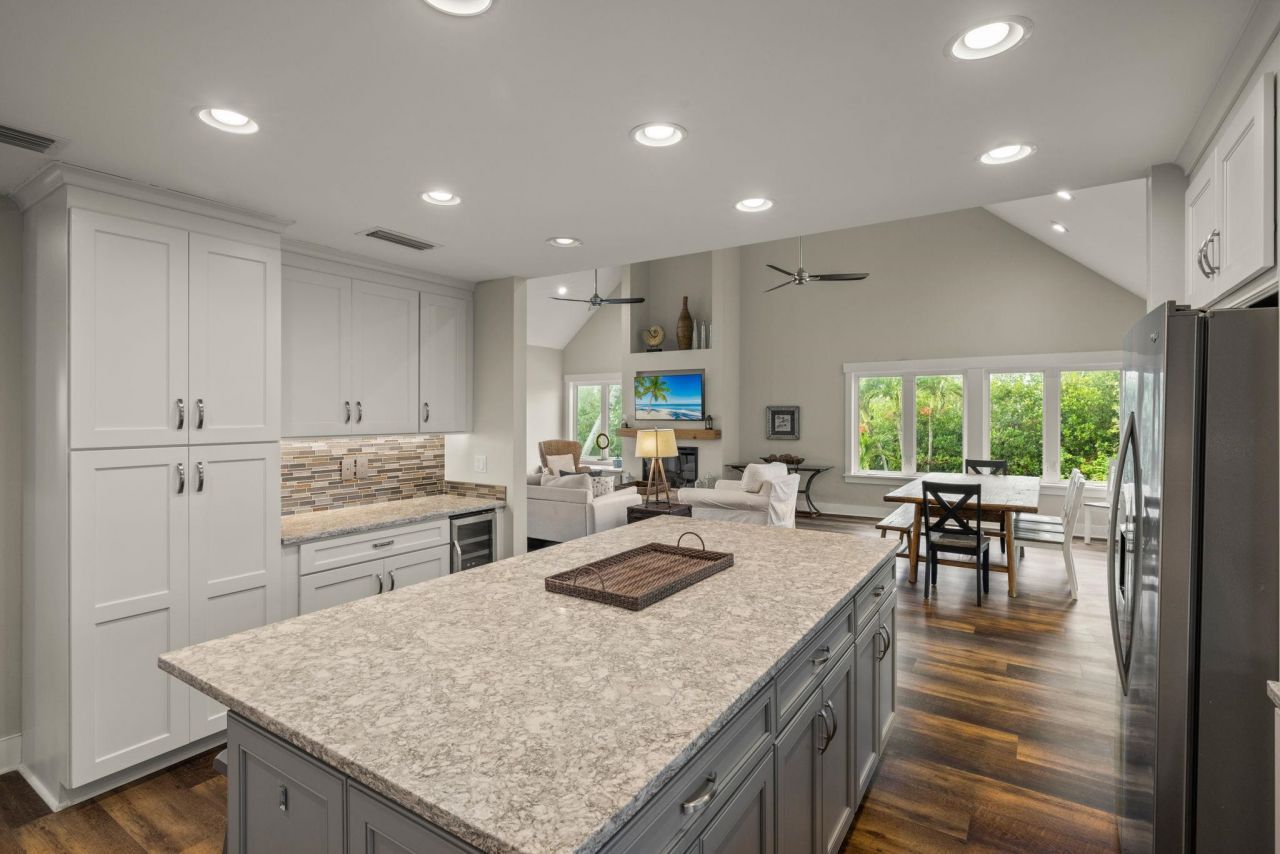 460 E Gulf Dr, Sanibel, FL 33957 Photo