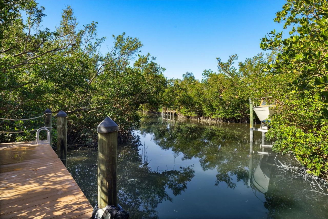 460 E Gulf Dr, Sanibel, FL 33957 Photo