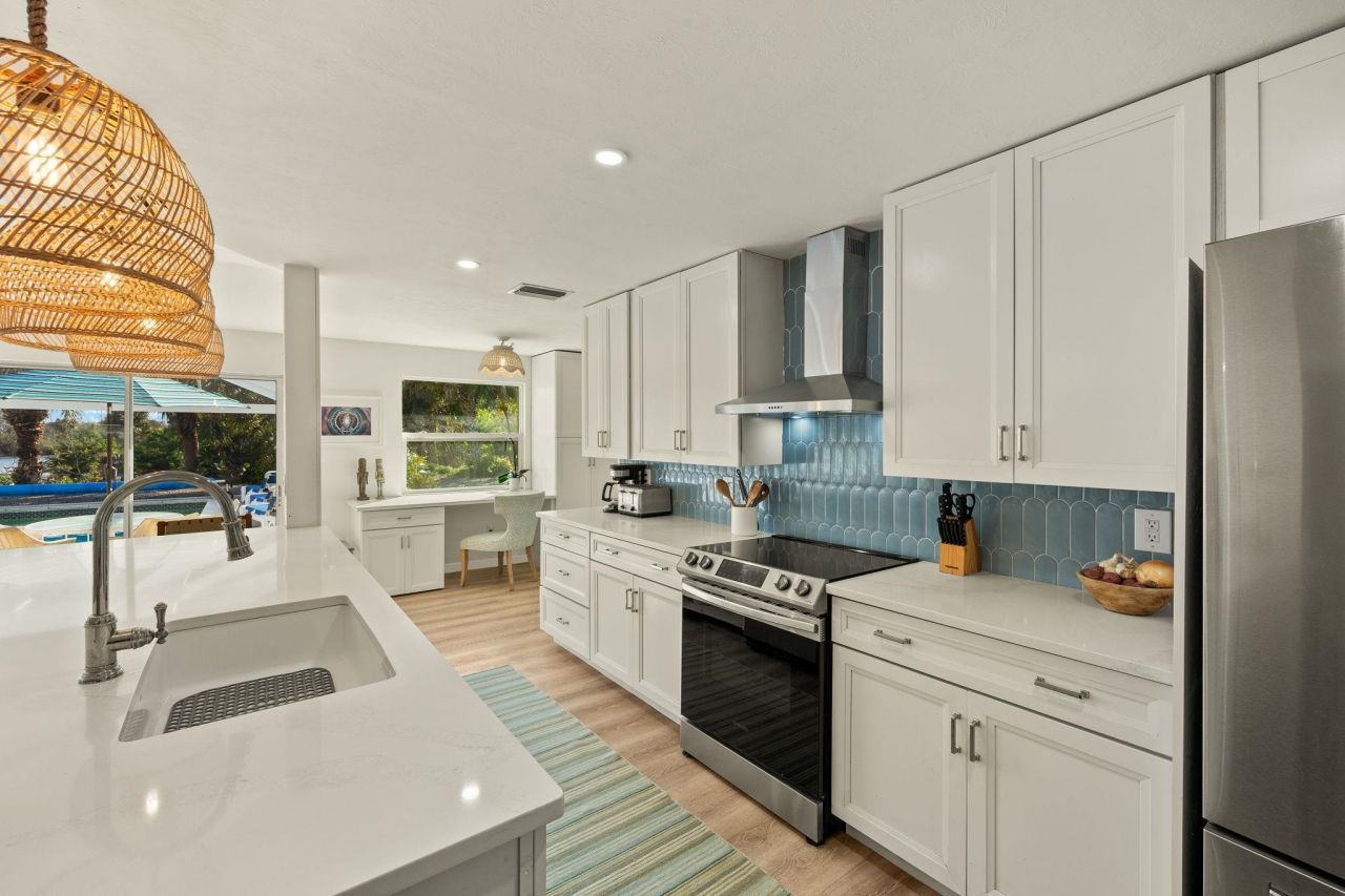 486 Lake Murex Cir, Sanibel, FL 33957 Photo