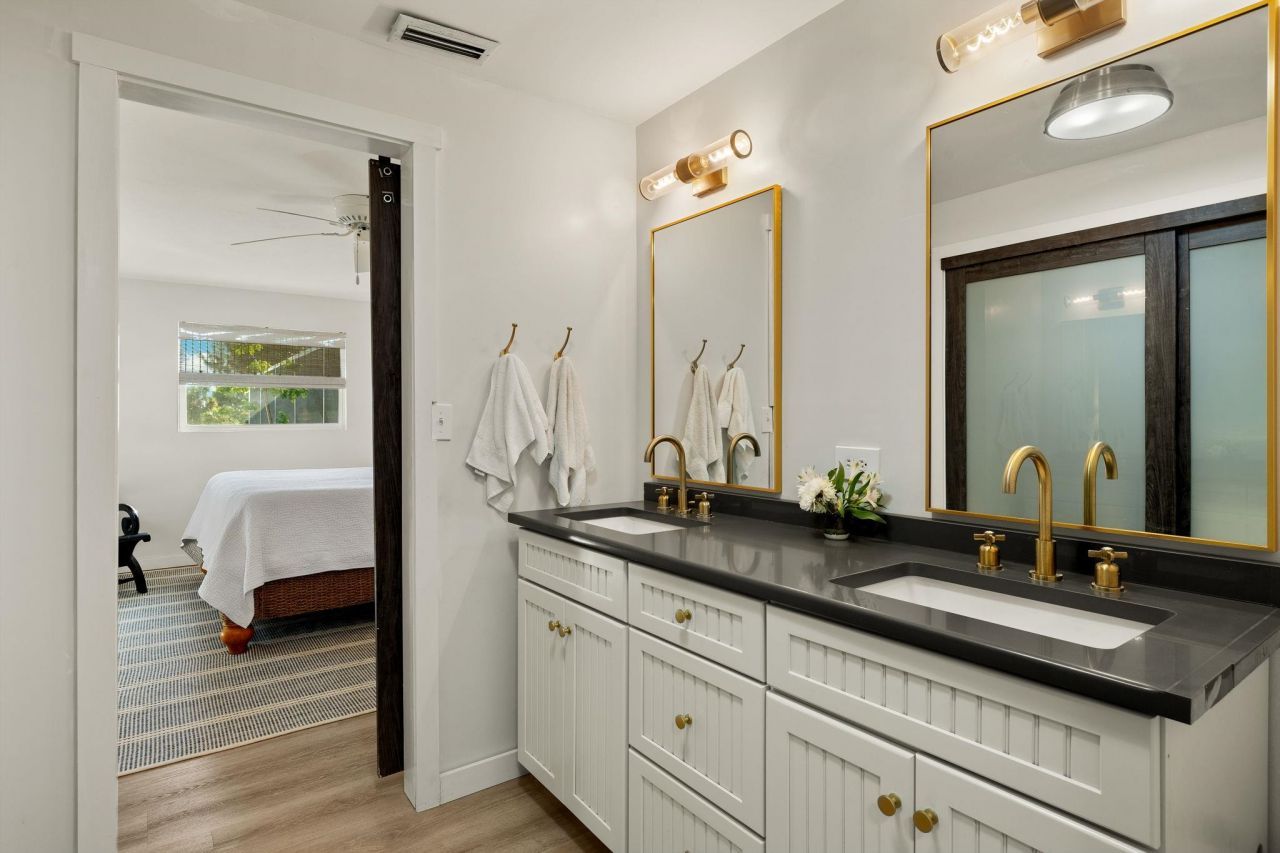 486 Lake Murex Cir, Sanibel, FL 33957 Photo