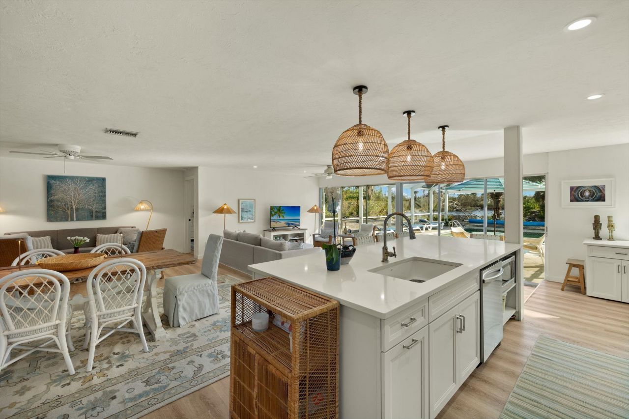 486 Lake Murex Cir, Sanibel, FL 33957 Photo