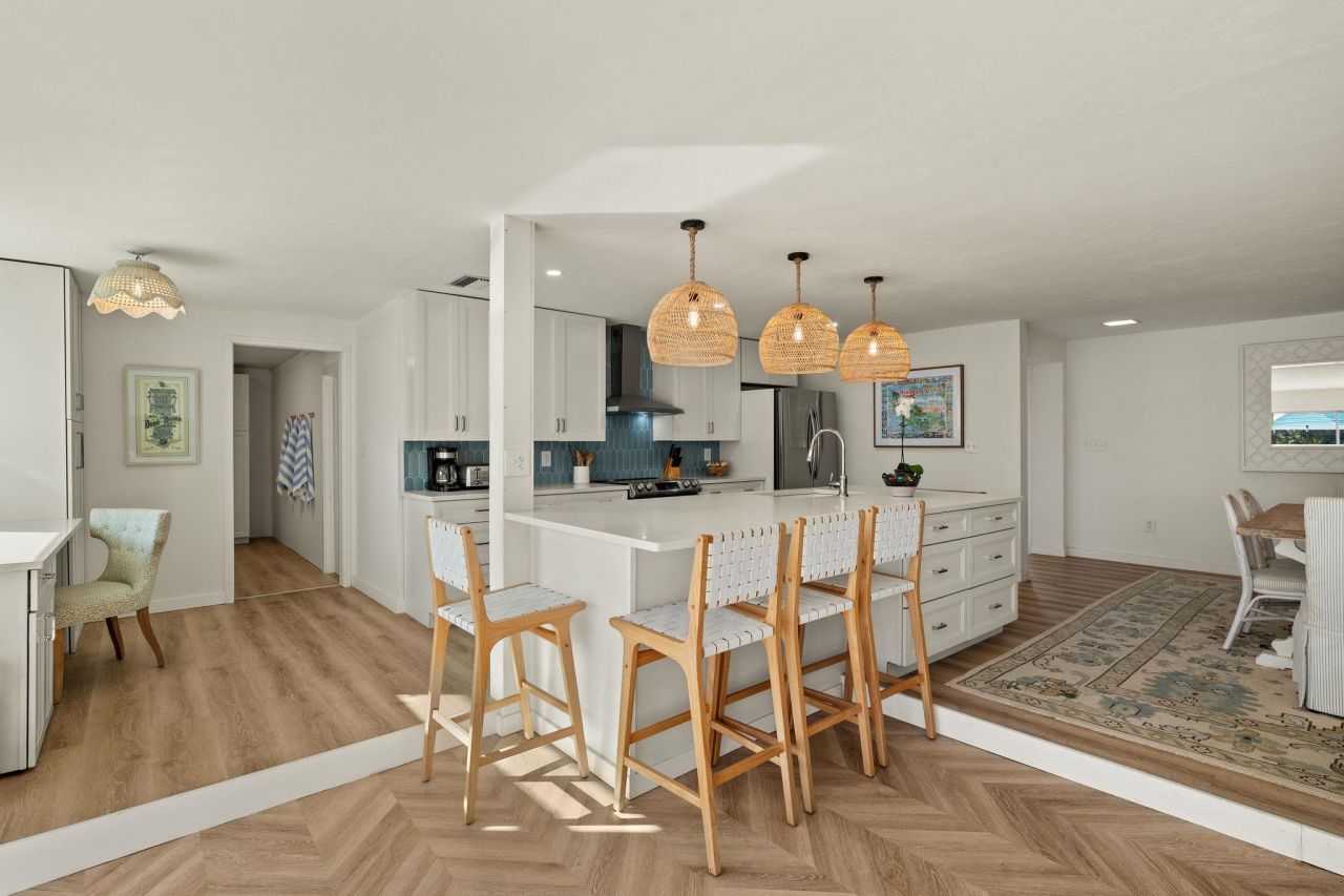 486 Lake Murex Cir, Sanibel, FL 33957 Photo