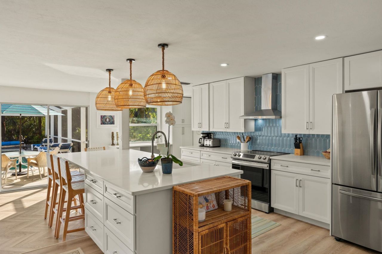 486 Lake Murex Cir, Sanibel, FL 33957 Photo