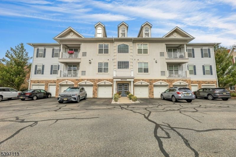 6 Cliff Rd, Woodland Park, NJ 07424 Main Photo