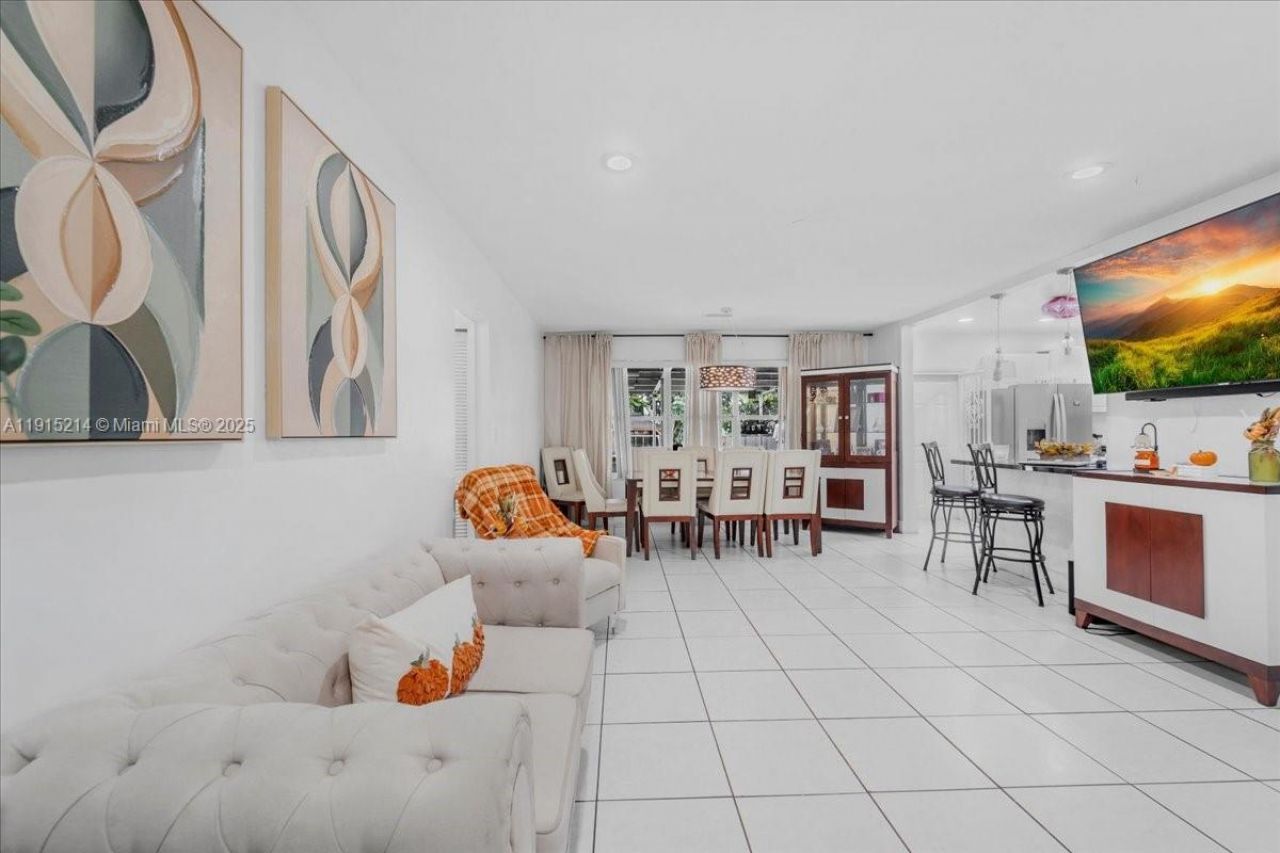 640 NE 168th St, North Miami Beach, FL 33162 Photo