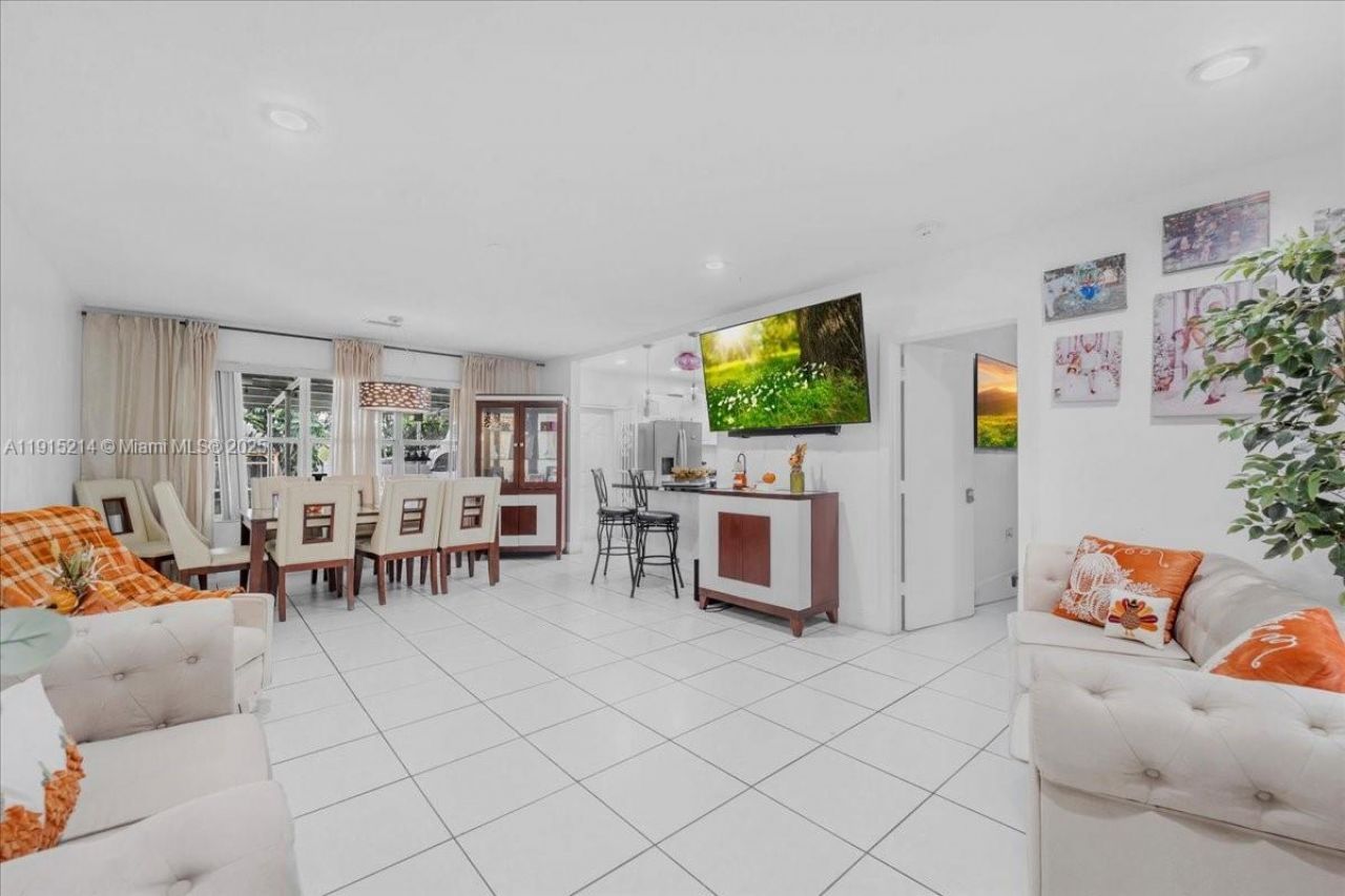 640 NE 168th St, North Miami Beach, FL 33162 Photo