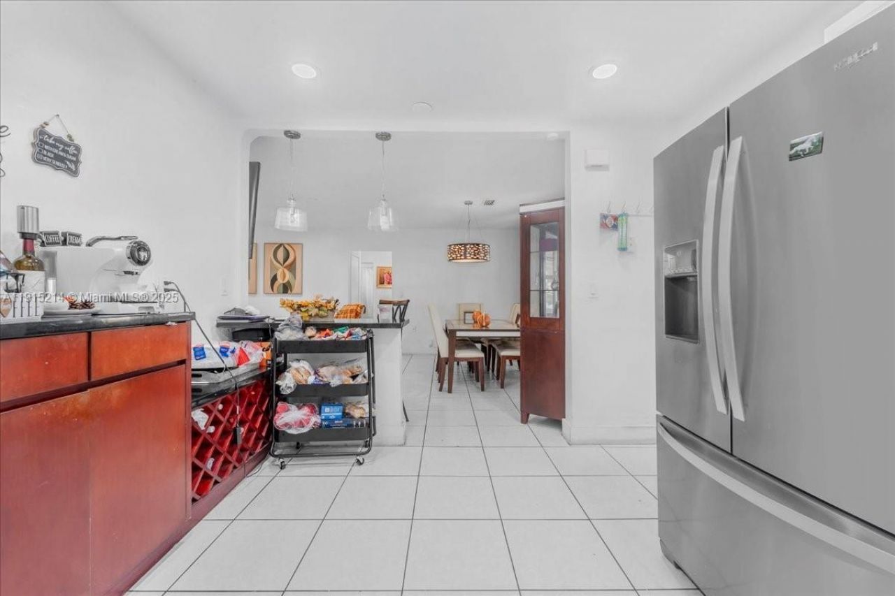 640 NE 168th St, North Miami Beach, FL 33162 Photo