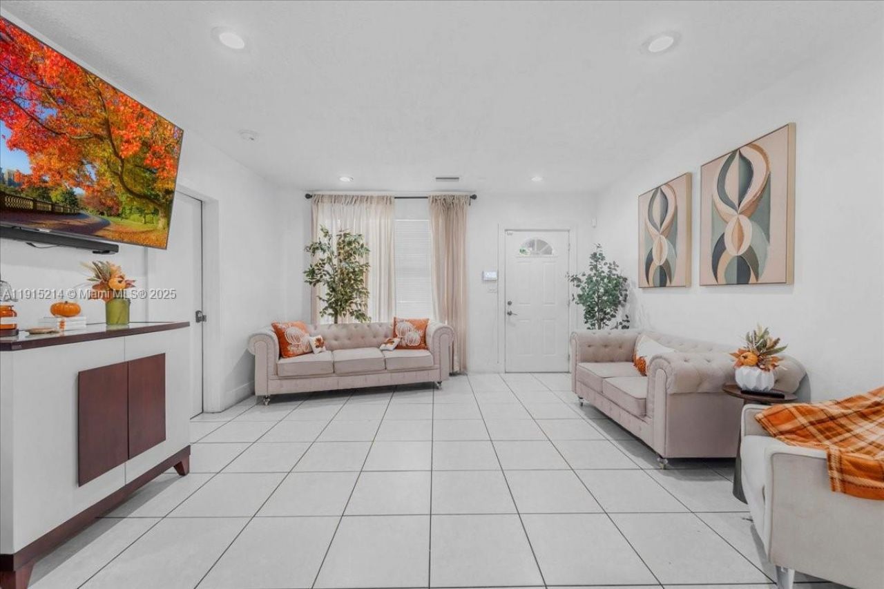 640 NE 168th St, North Miami Beach, FL 33162 Photo