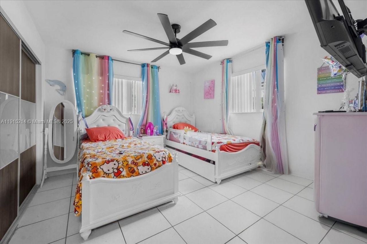 640 NE 168th St, North Miami Beach, FL 33162 Photo