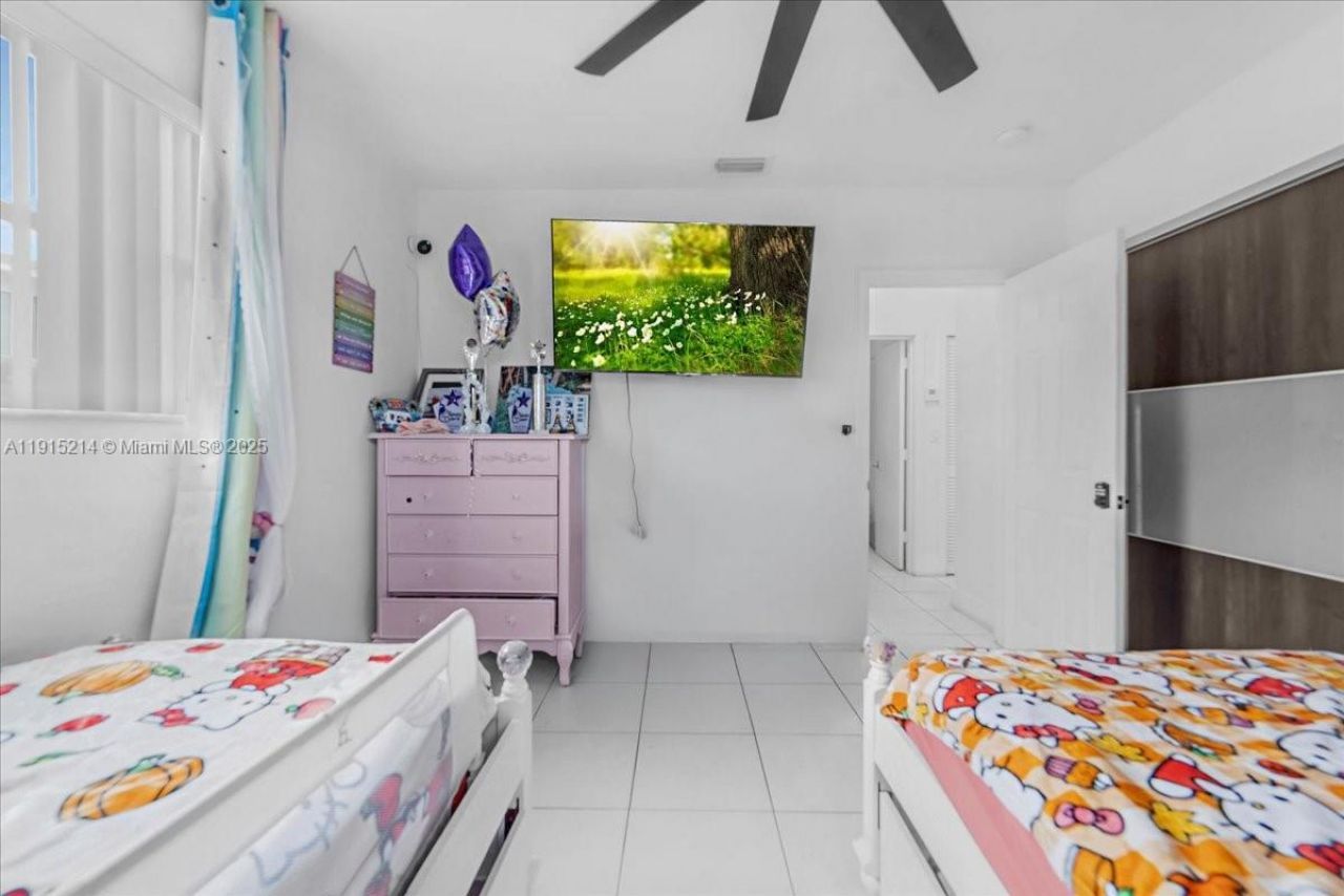 640 NE 168th St, North Miami Beach, FL 33162 Photo