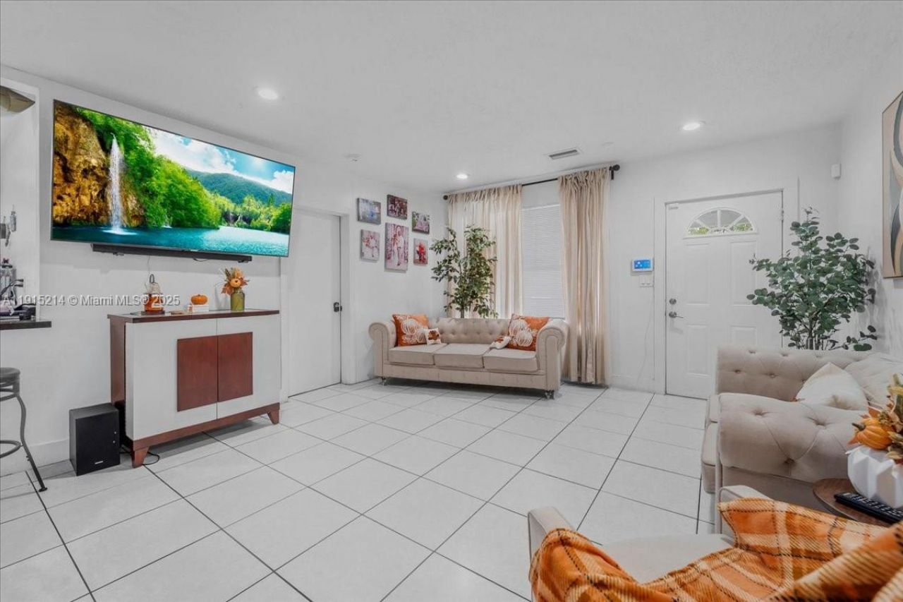 640 NE 168th St, North Miami Beach, FL 33162 Photo