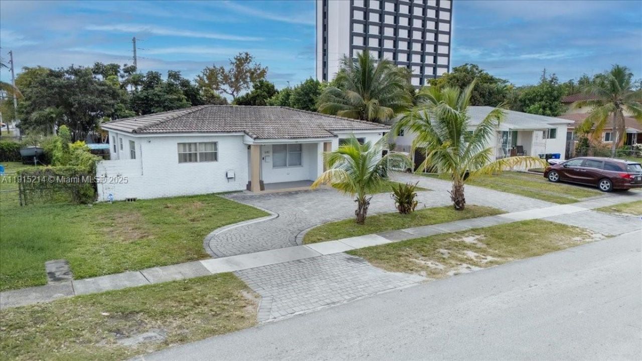 640 NE 168th St, North Miami Beach, FL 33162 Photo