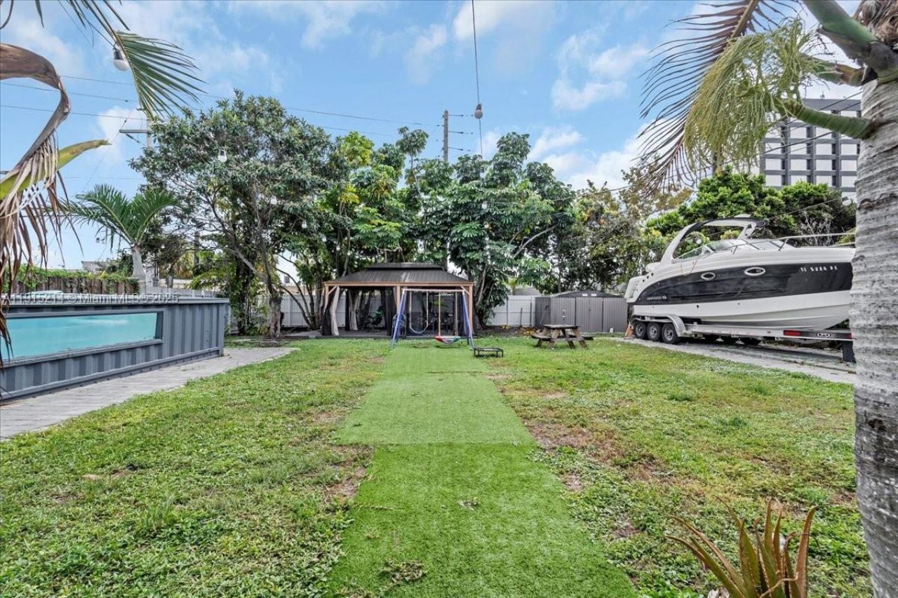 640 NE 168th St, North Miami Beach, FL 33162 Photo