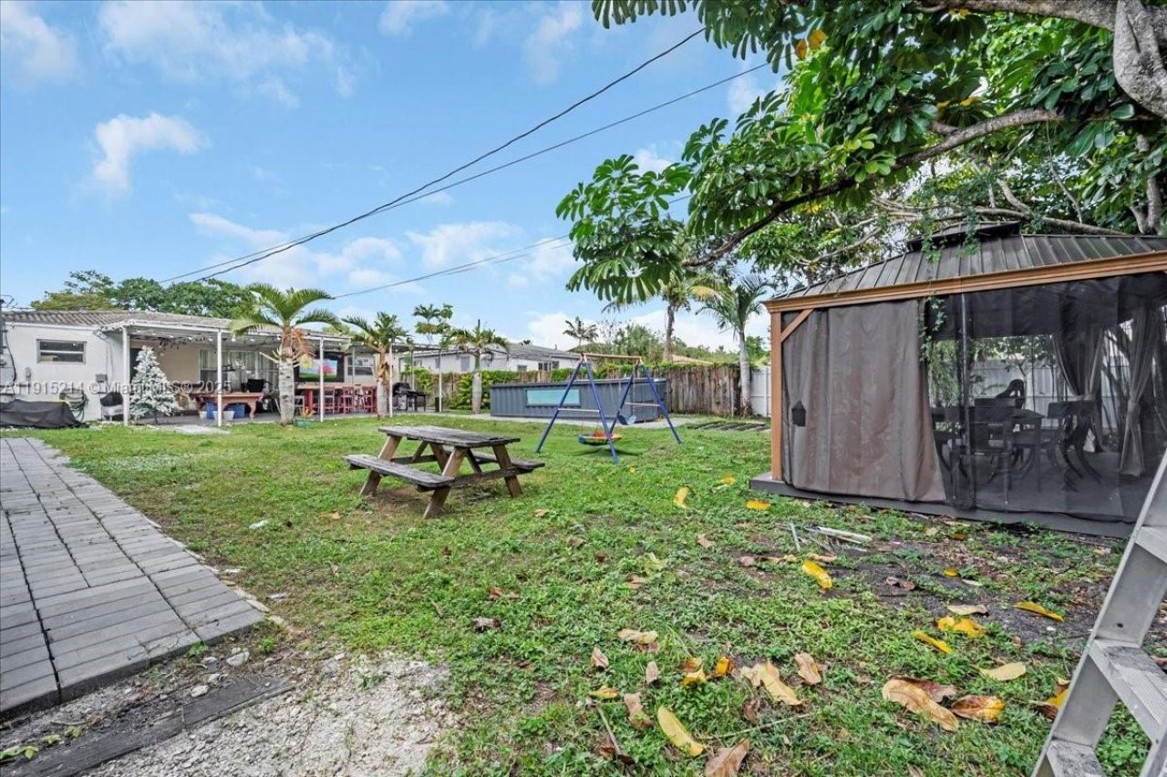 640 NE 168th St, North Miami Beach, FL 33162 Photo