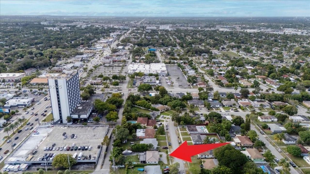 640 NE 168th St, North Miami Beach, FL 33162 Photo