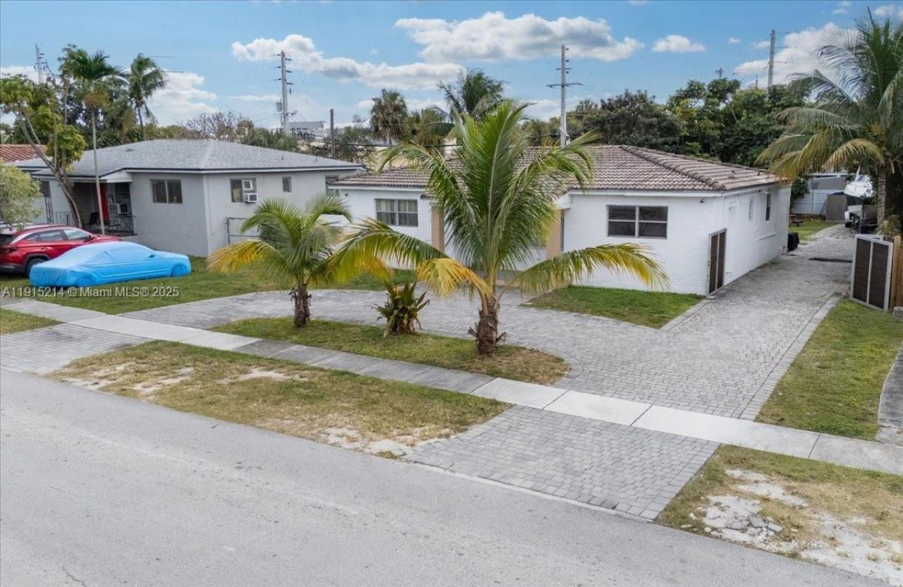 640 NE 168th St, North Miami Beach, FL 33162 Photo
