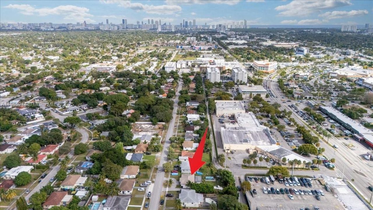 640 NE 168th St, North Miami Beach, FL 33162 Photo