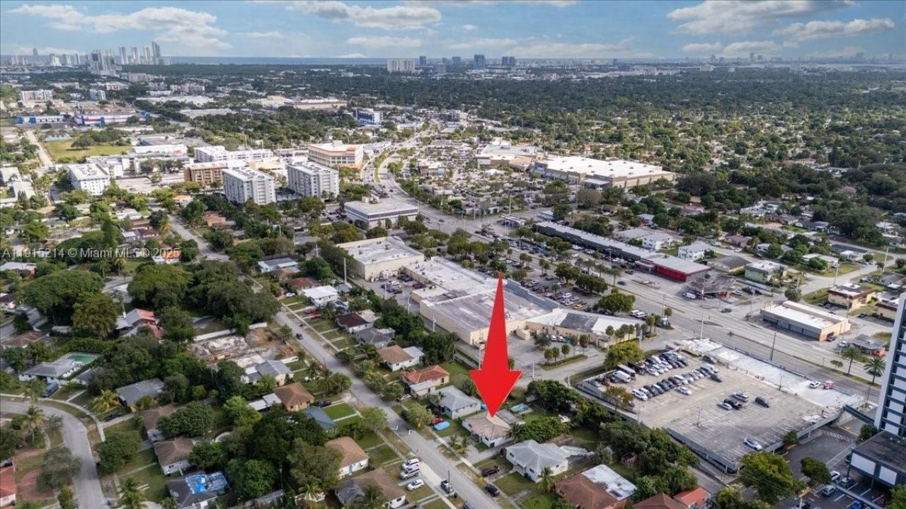 640 NE 168th St, North Miami Beach, FL 33162 Photo