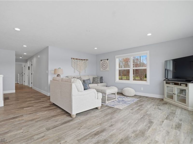 1531 Lake Crest Drive, Roaming Shores, OH 44084 Photo 22