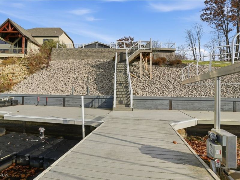 1531 Lake Crest Drive, Roaming Shores, OH 44084 Photo 4