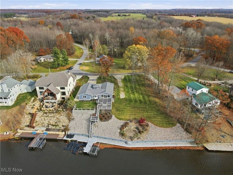 1531 Lake Crest Drive, Roaming Shores, OH 44084 Photo 5