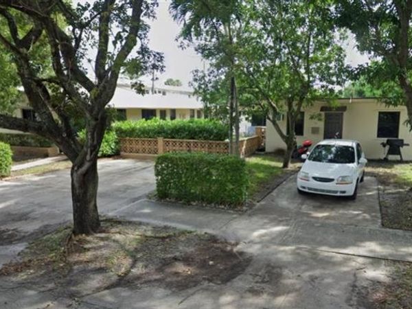 803 NE 8th Street, Hallandale Beach, FL 33009