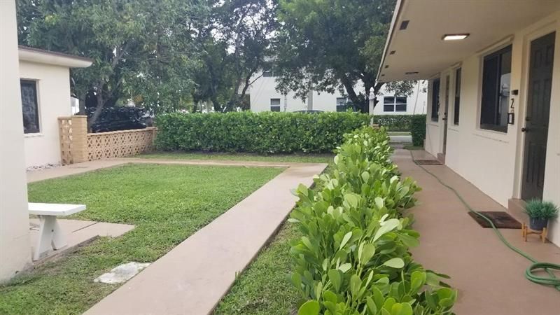 803 NE 8th Street, Hallandale Beach, FL 33009 Photo