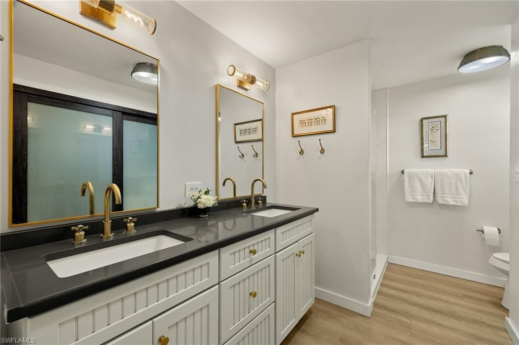 486 Lake Murex Cir, Sanibel, FL 33957 Photo