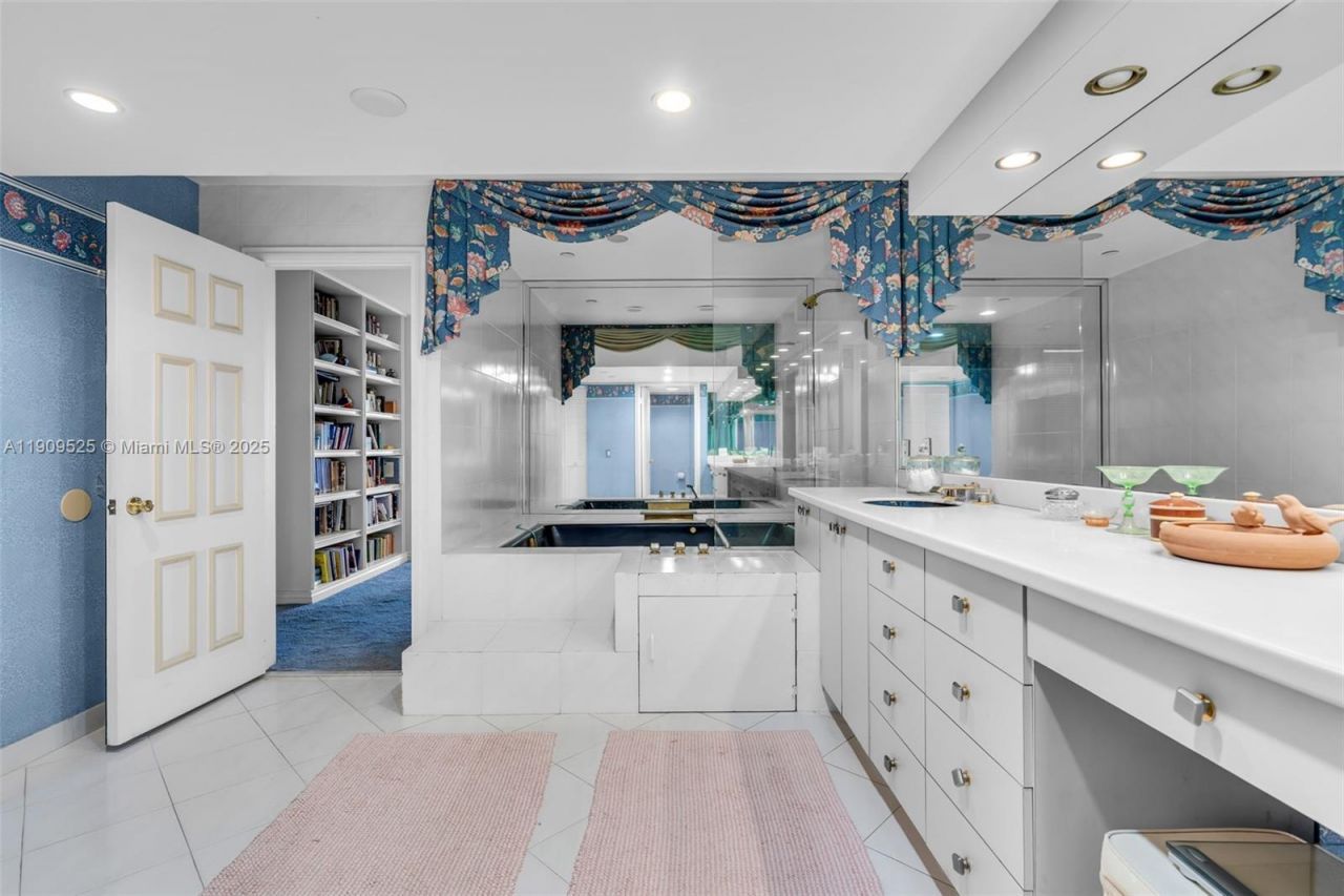 151 Crandon Blvd, Unit 1226, Key Biscayne, FL 33149 Photo