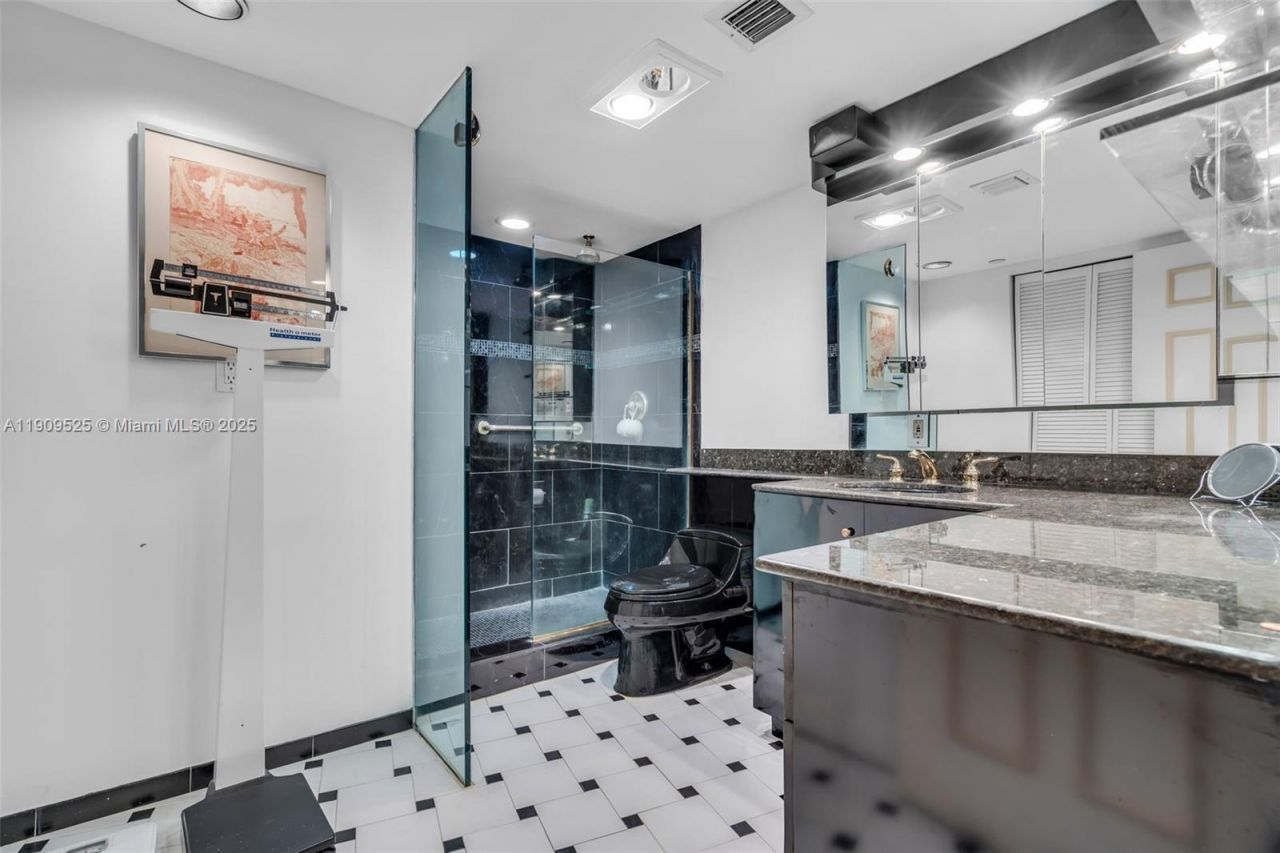 151 Crandon Blvd, Unit 1226, Key Biscayne, FL 33149 Photo