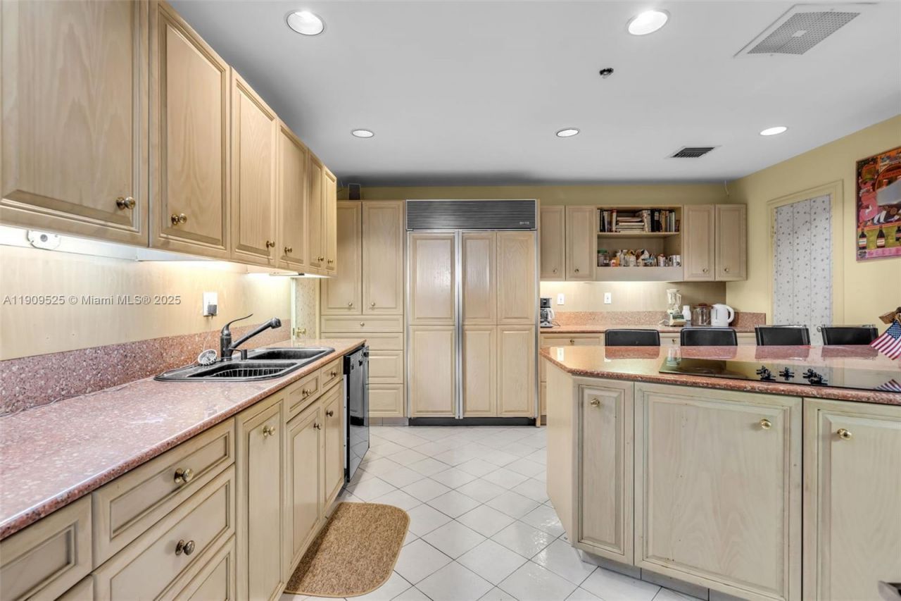 151 Crandon Blvd, Unit 1226, Key Biscayne, FL 33149 Photo