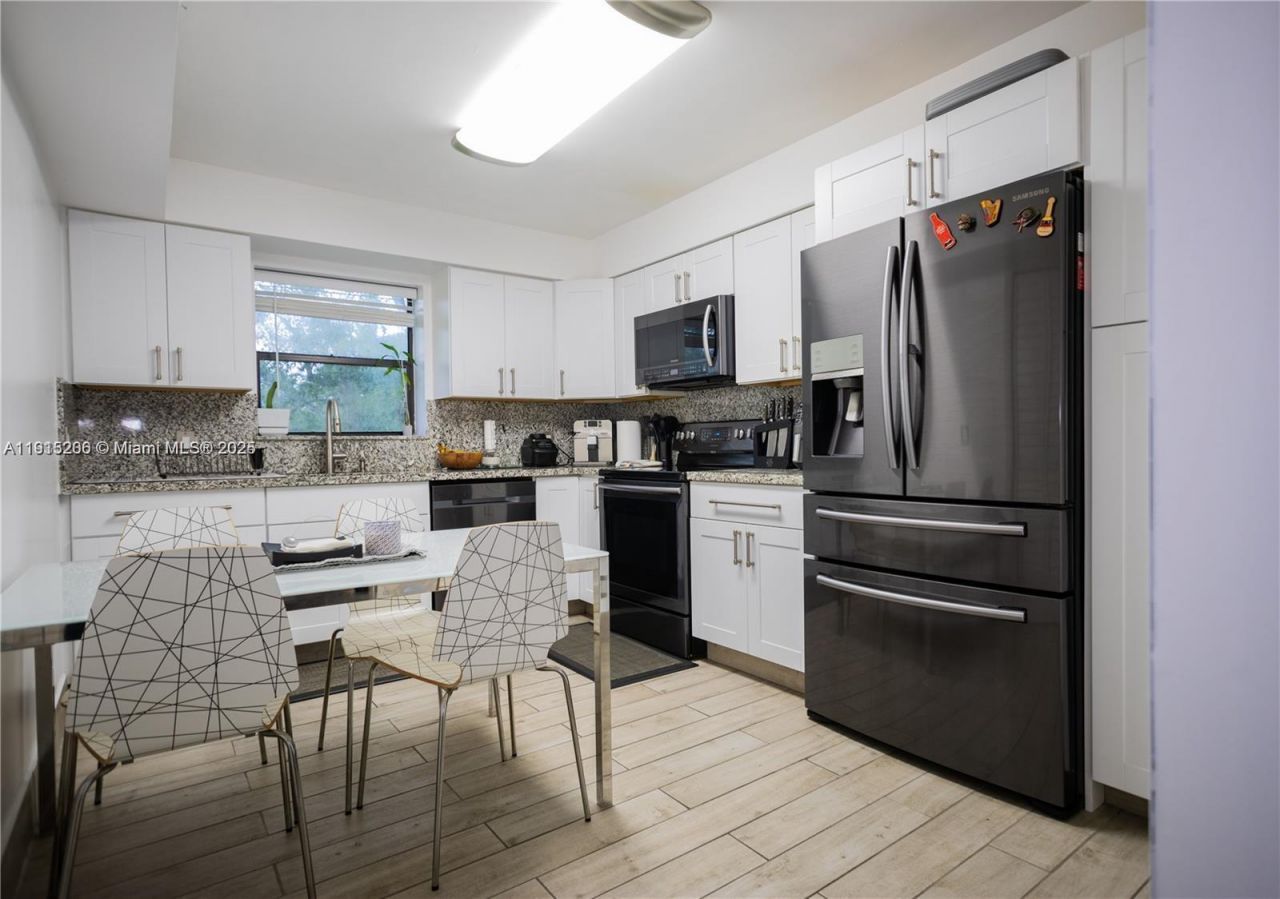 16100 Golf Club Rd, Unit 202, Weston, FL 33326 Photo