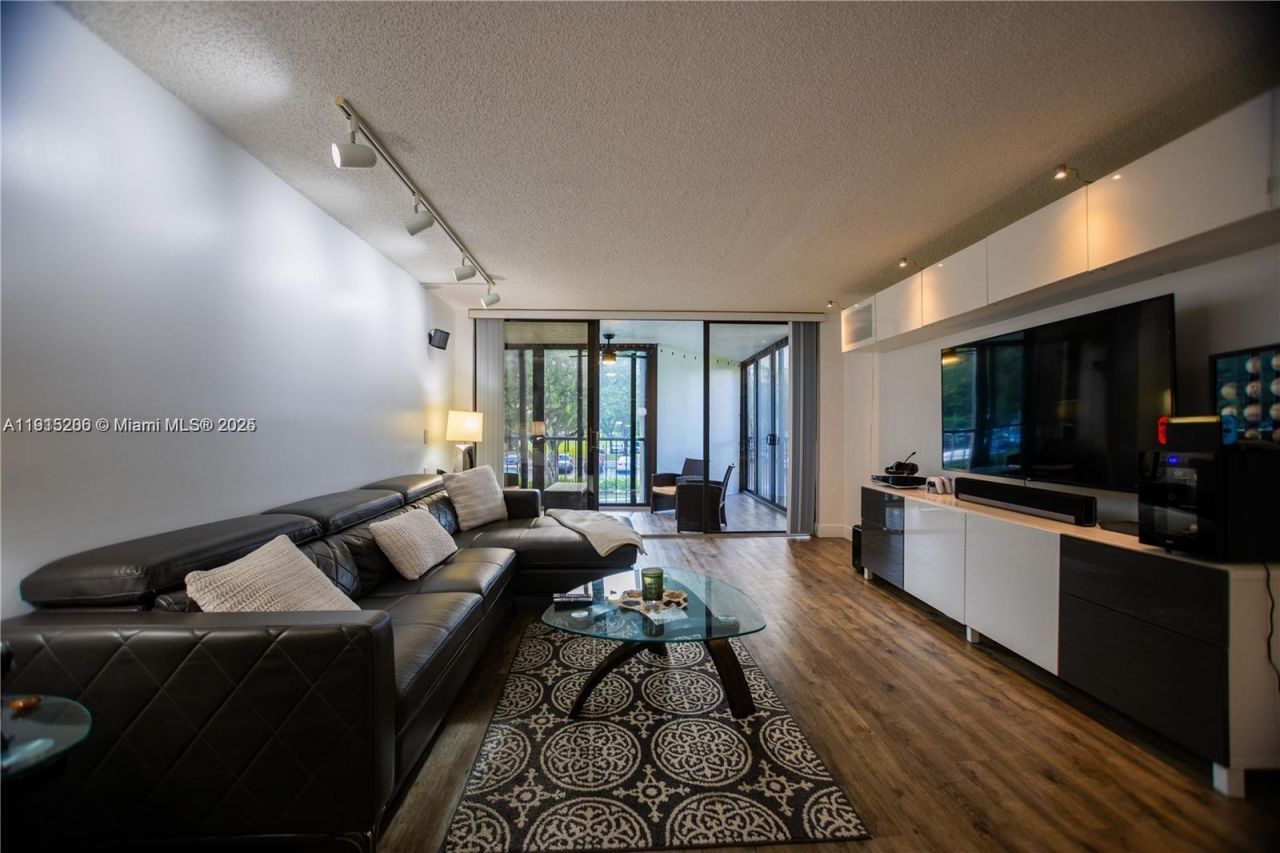 16100 Golf Club Rd, Unit 202, Weston, FL 33326 Photo