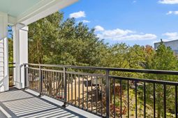 200 River Landing Drive photo 4