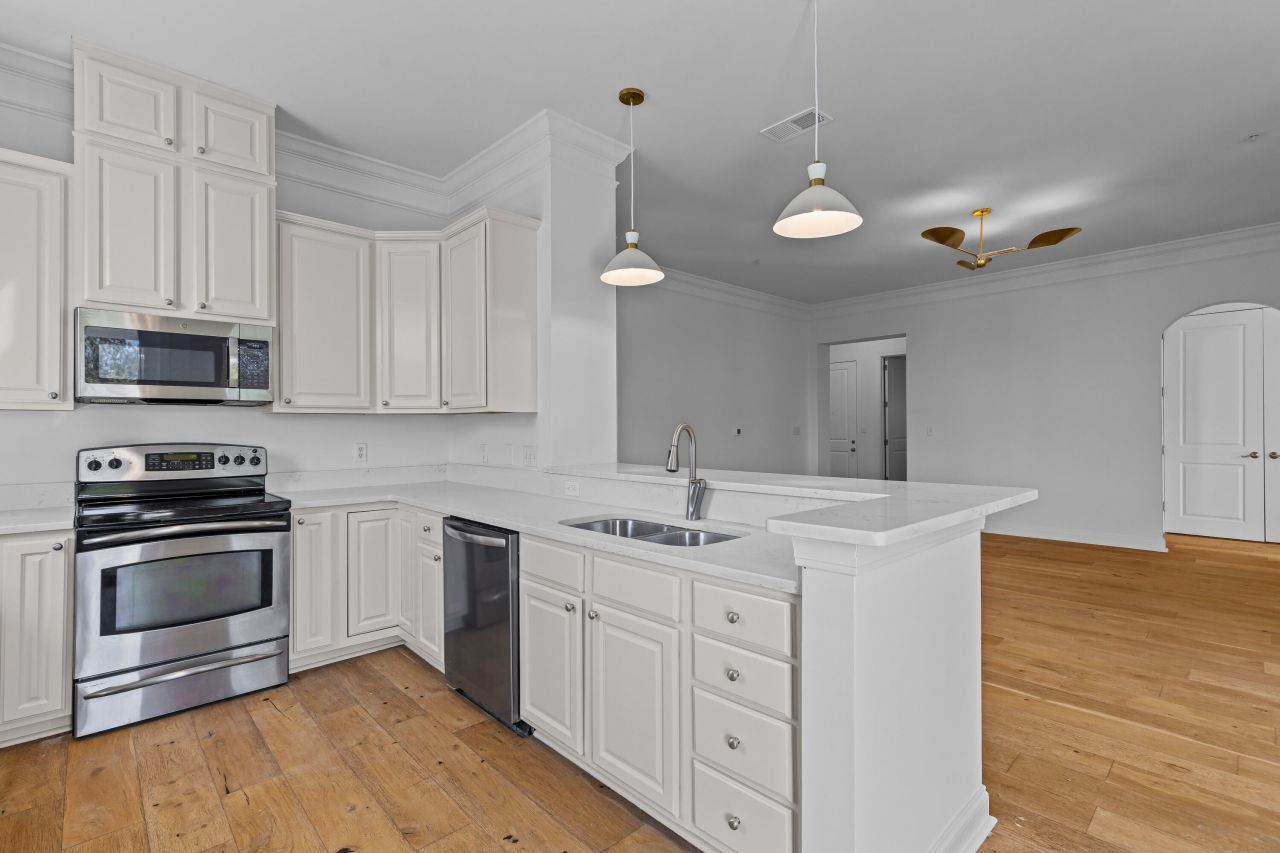 200 River Landing Drive Photo 9