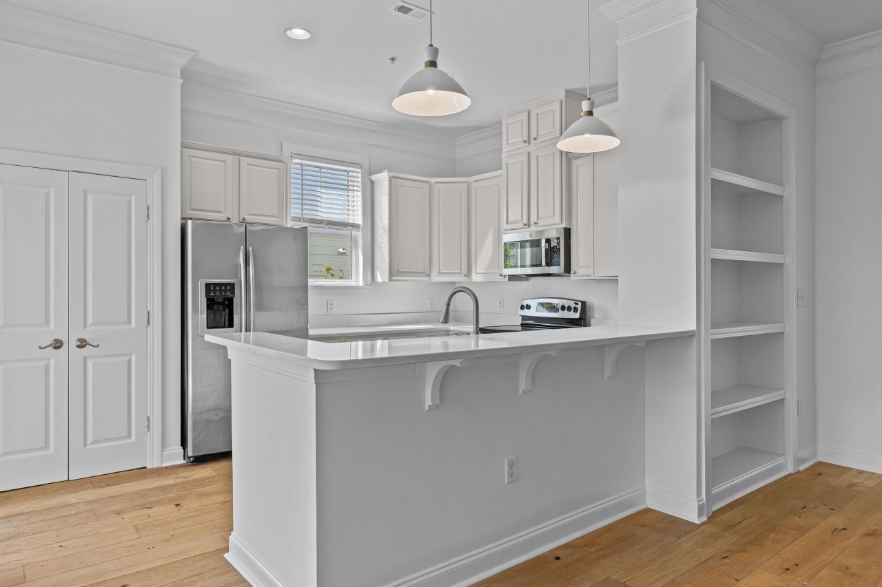 200 River Landing Drive Photo 9