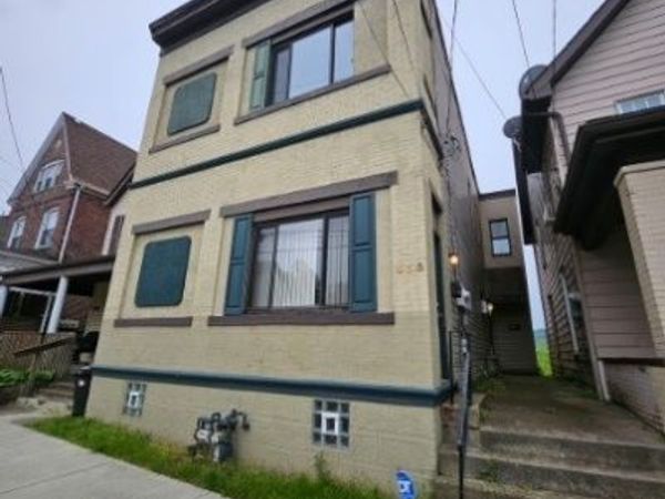 535 3rd St, Pitcairn, PA 15140