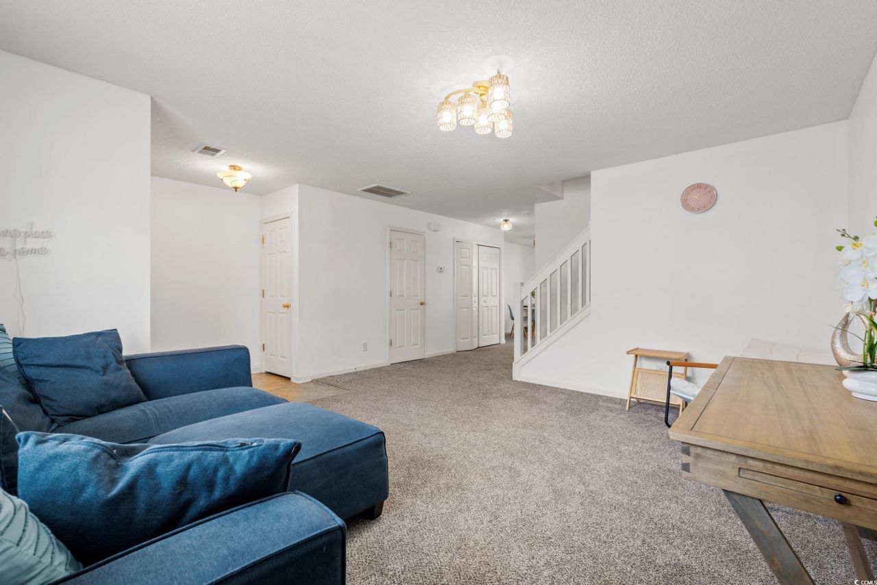 270 Seabert Rd. Photo 4