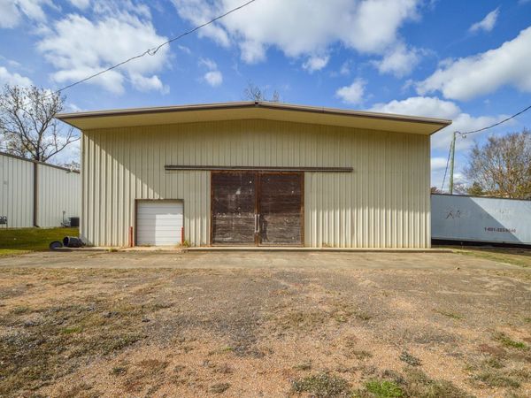 1095 Stark Rd, Starkville, MS 39759