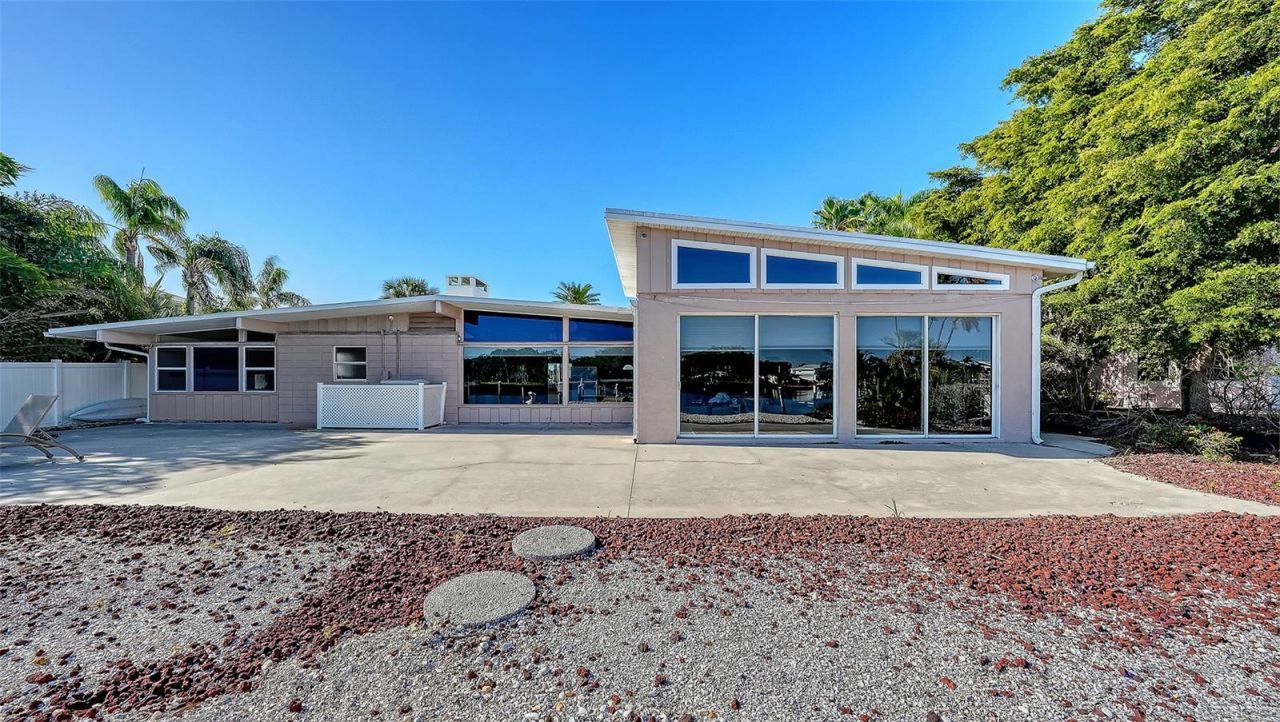 355 S Shore Drive, Sarasota, FL 34234 Photo